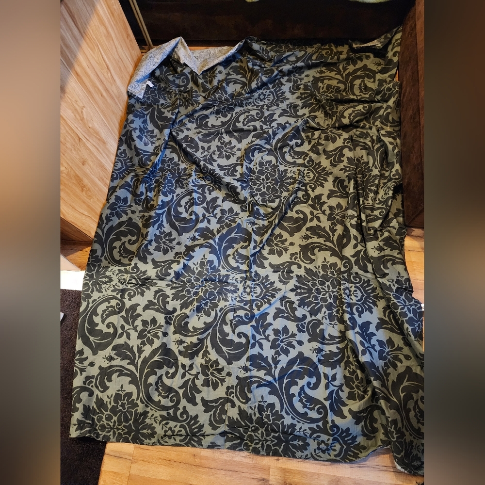Elegant Black and Gray Tapestry